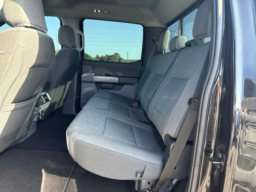 Used 2024 Black Metallic Ford XLT image 9
