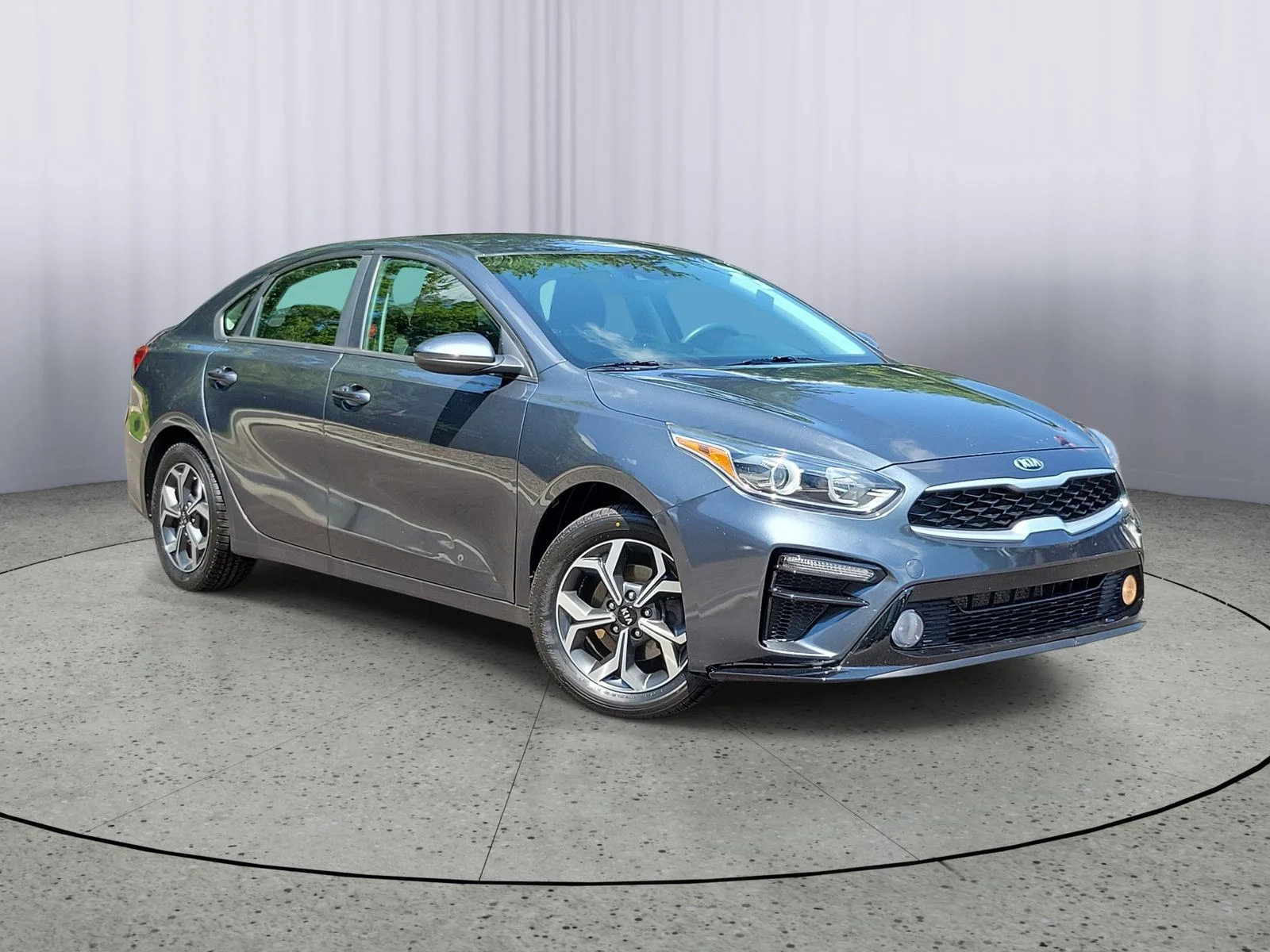 Used 2021 Gray Kia LXS image 1
