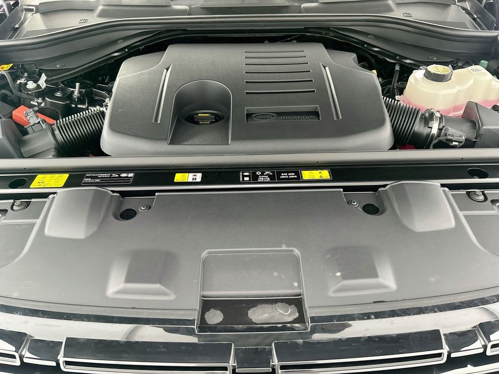 New 2026 Carpathian Grey Land Rover SE image 28