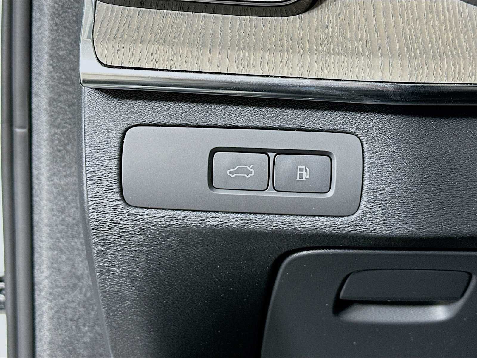 2025 Volvo XC90 Ultra - Photo 10