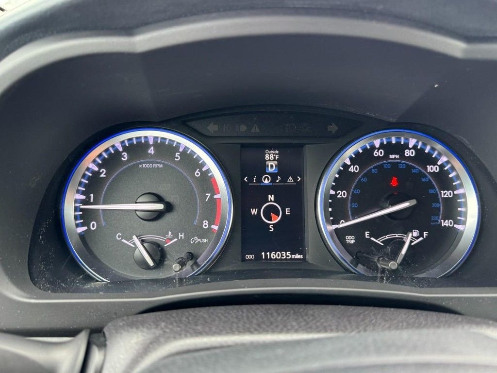 Used 2014 Silver Toyota XLE V6 image 24