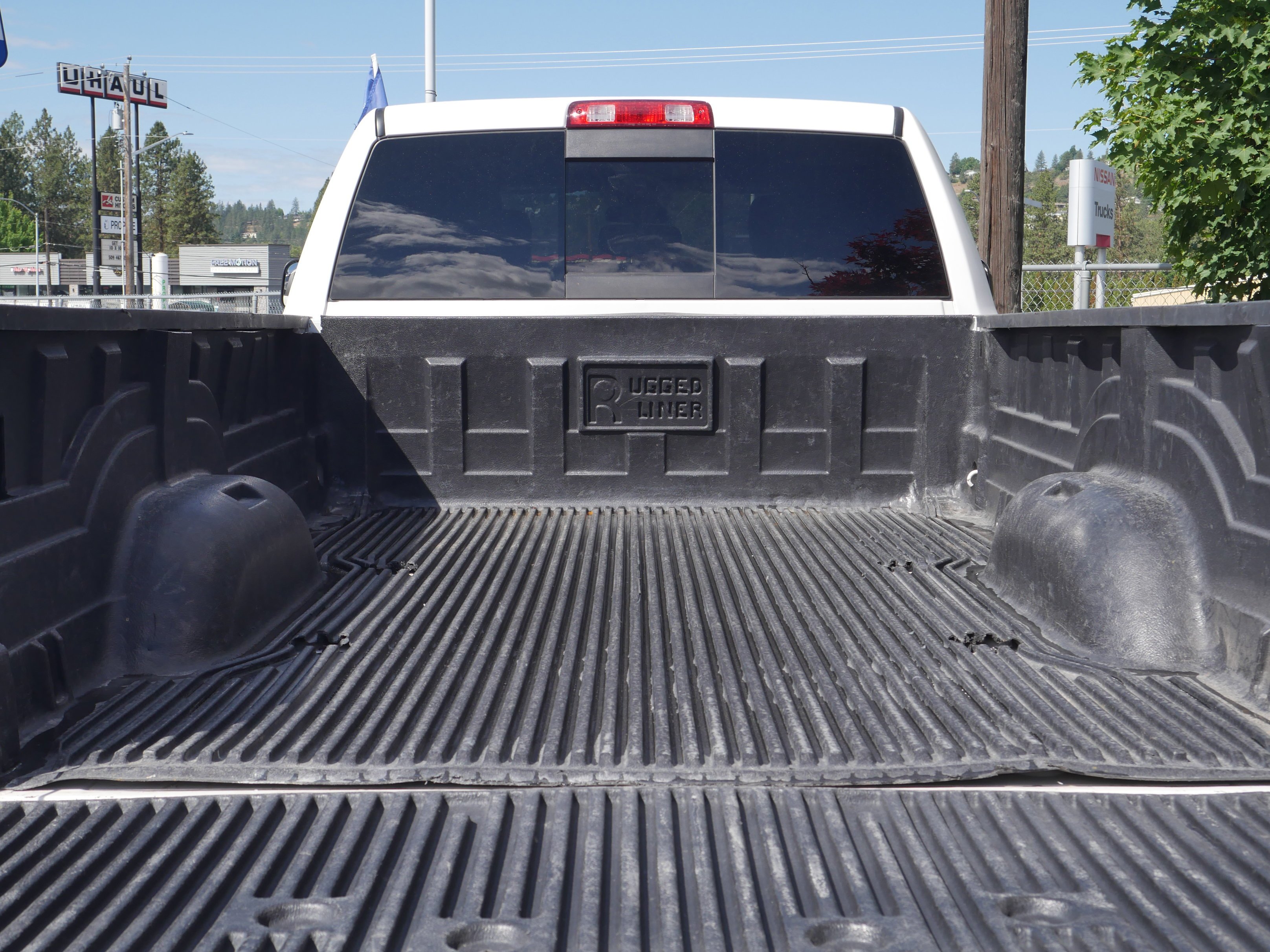 Certified Used 2018 Bright White Clearcoat Ram SLT image 22