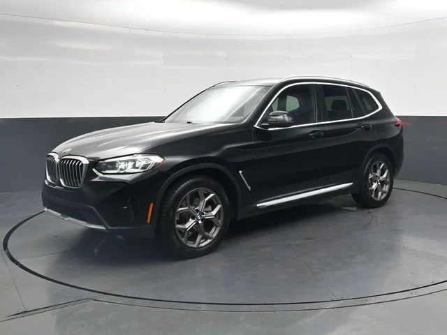 Used 2022 Black BMW xDrive30i image 9
