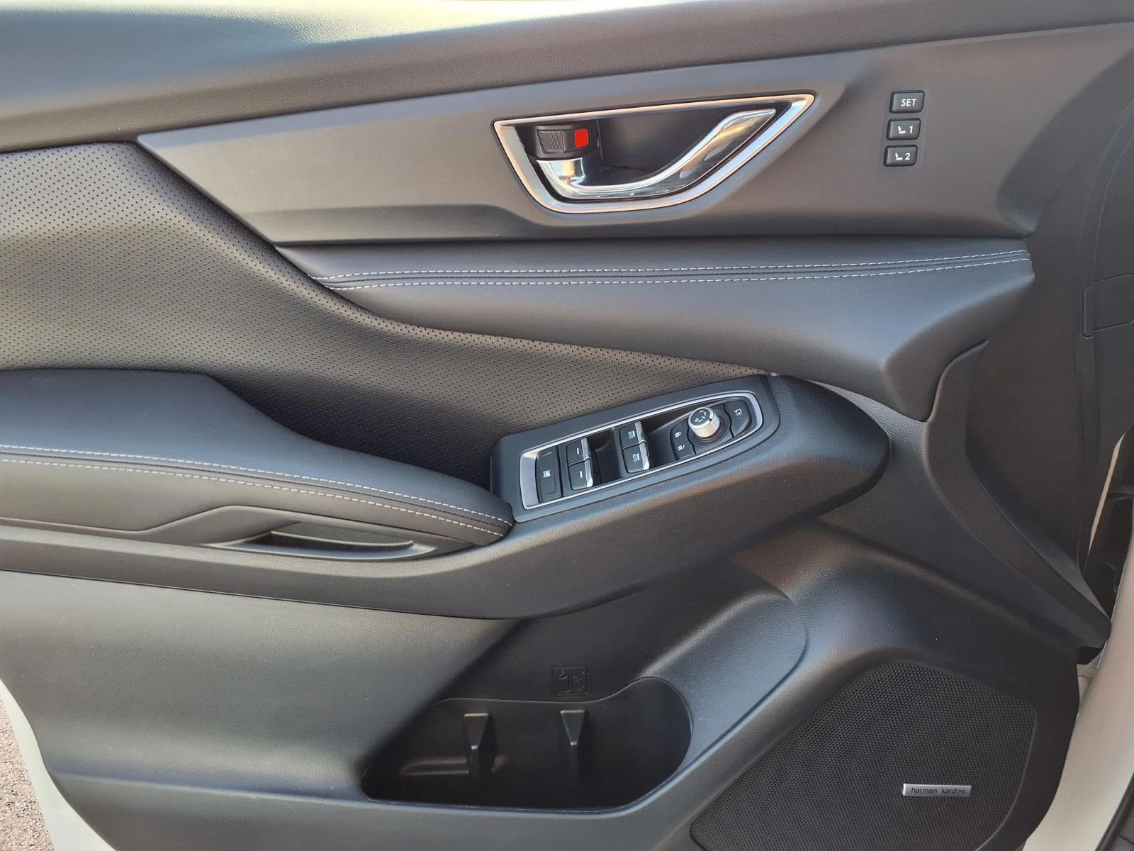 Used 2025  SUBARU UTILITY image 18