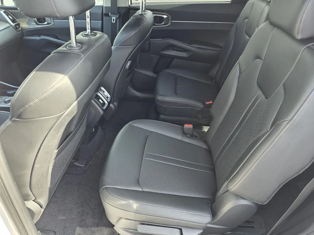Used 2023 Glacial White Pearl Kia X-Line EX image 10