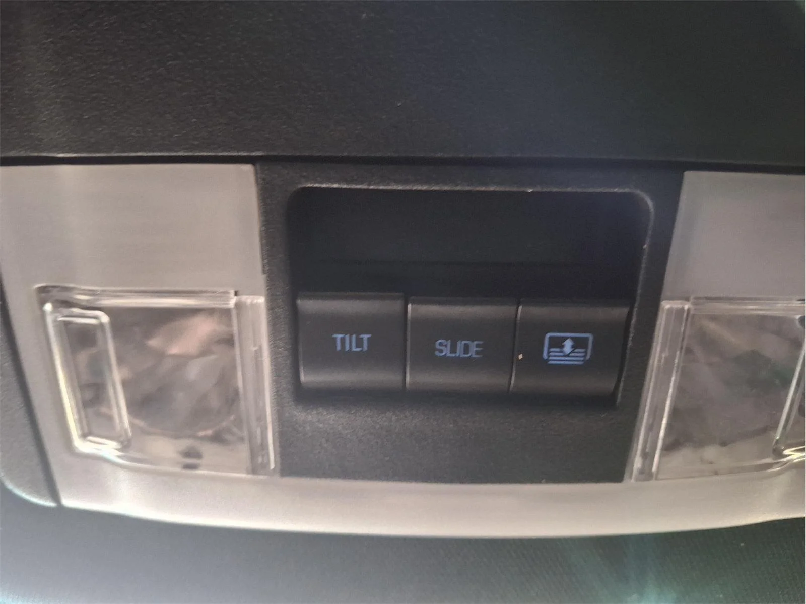 Used 2016 White Platinum Metallic Tri-Coat Ford Sport image 26