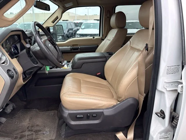Used 2016 White Platinum Tri-Coat Metallic Ford Lariat image 10