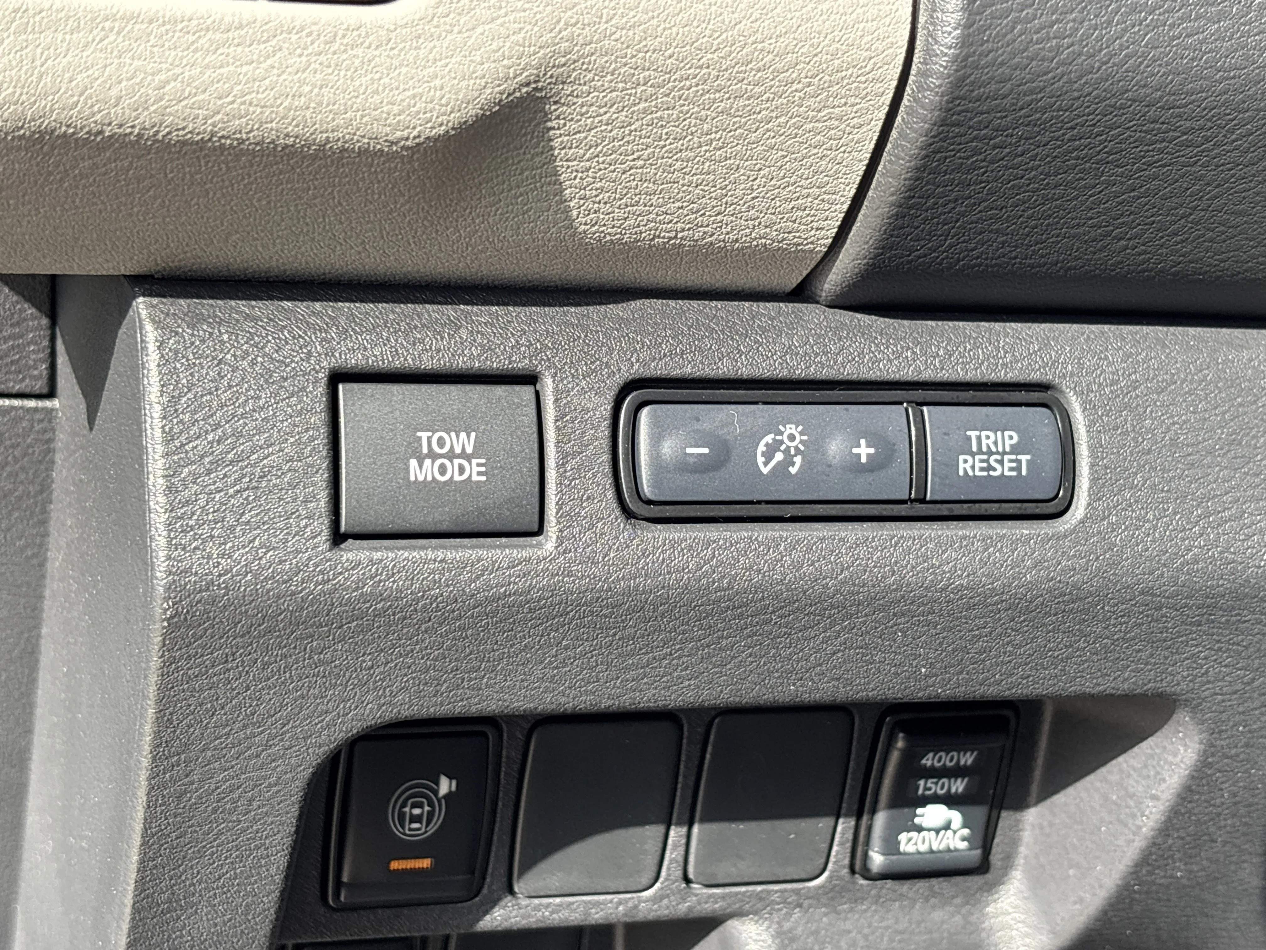 Used 2025 Bluestone Pearl Nissan SV image 20