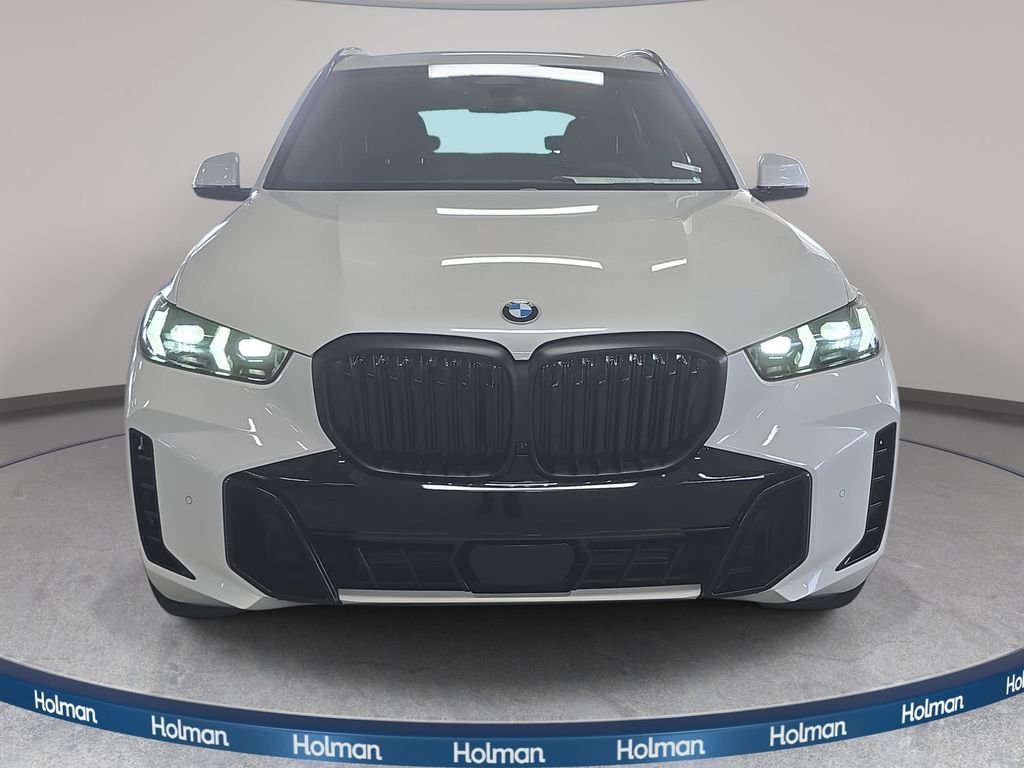 New 2026 Mineral White Metallic BMW sDrive40i image 2
