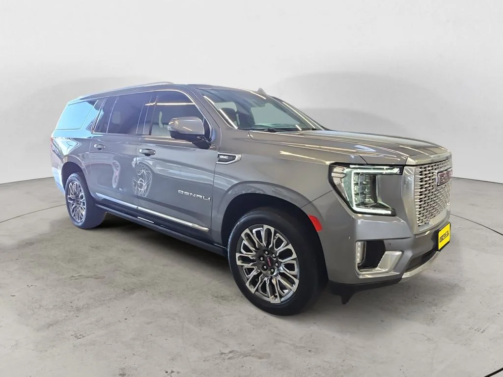 Used 2022 Gray GMC Denali image 3