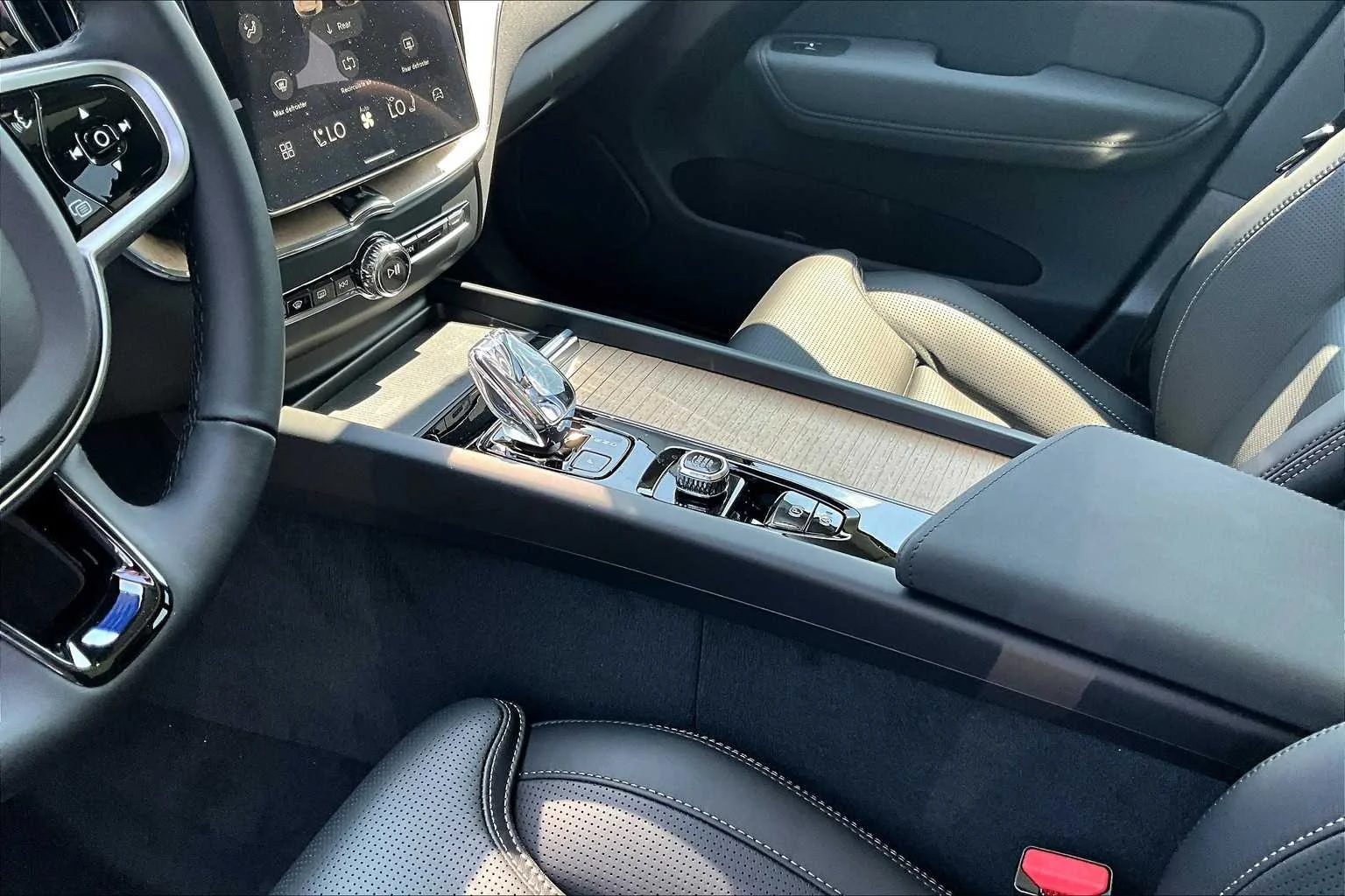 2026 Volvo XC60 Ultra - Photo 10