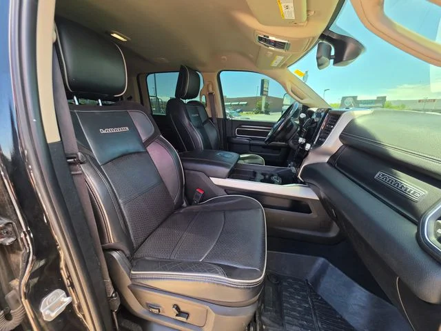 Used 2022 Diamond Black Ram Laramie image 21
