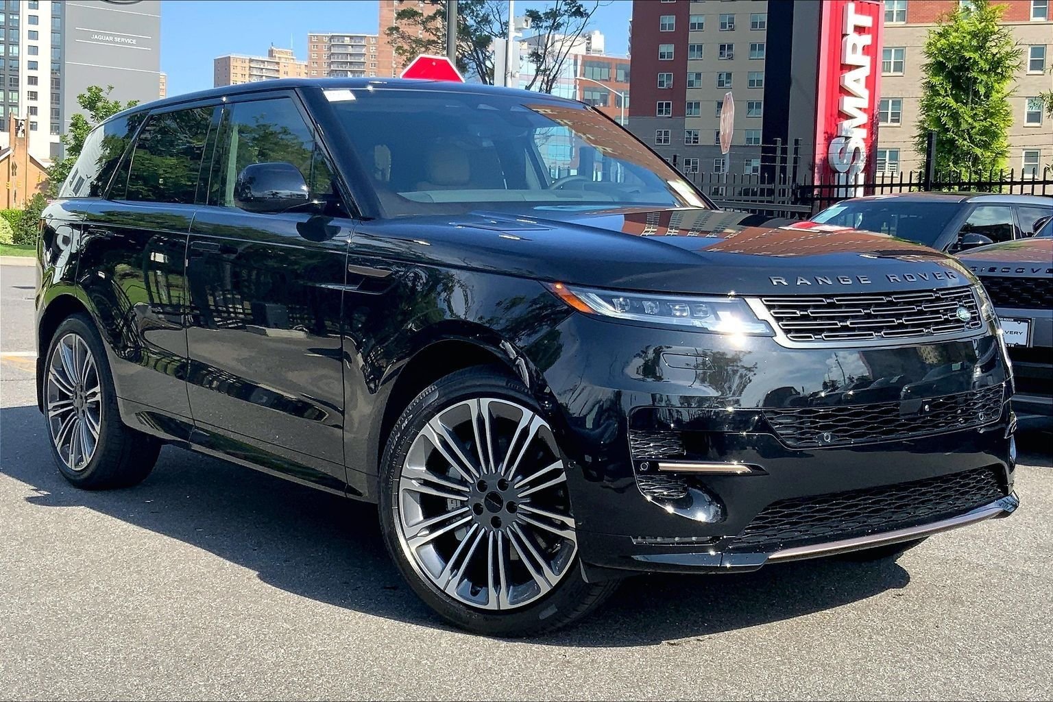 New 2026 Santorini Black Land Rover Dynamic SE image 2