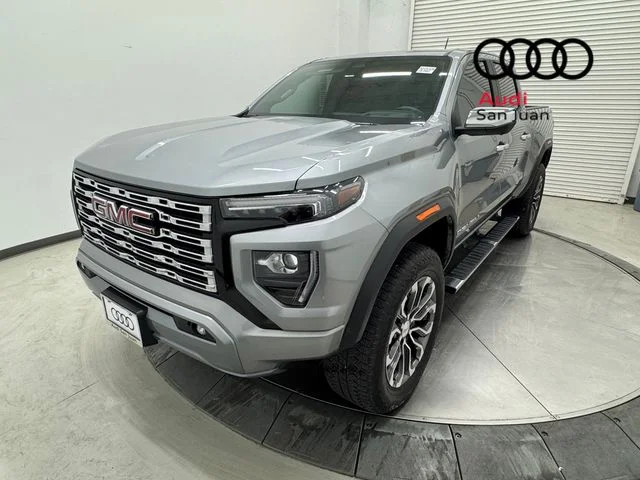 Used 2023 Silver GMC Denali image 39