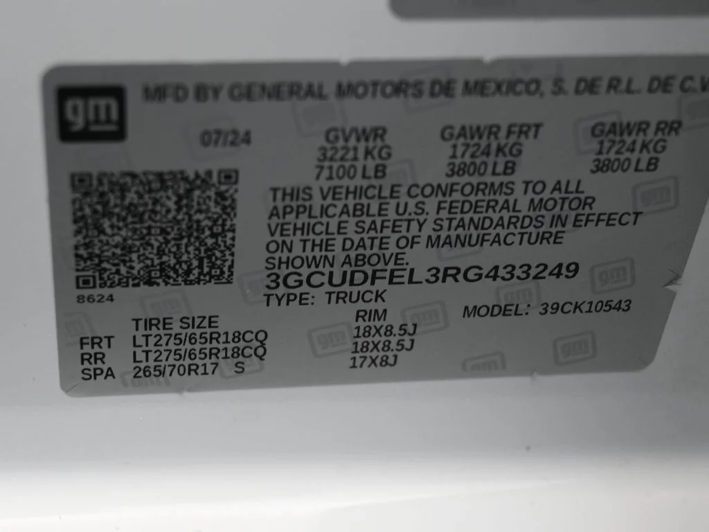 Used 2024 Summit White Chevrolet LT Trail Boss image 17
