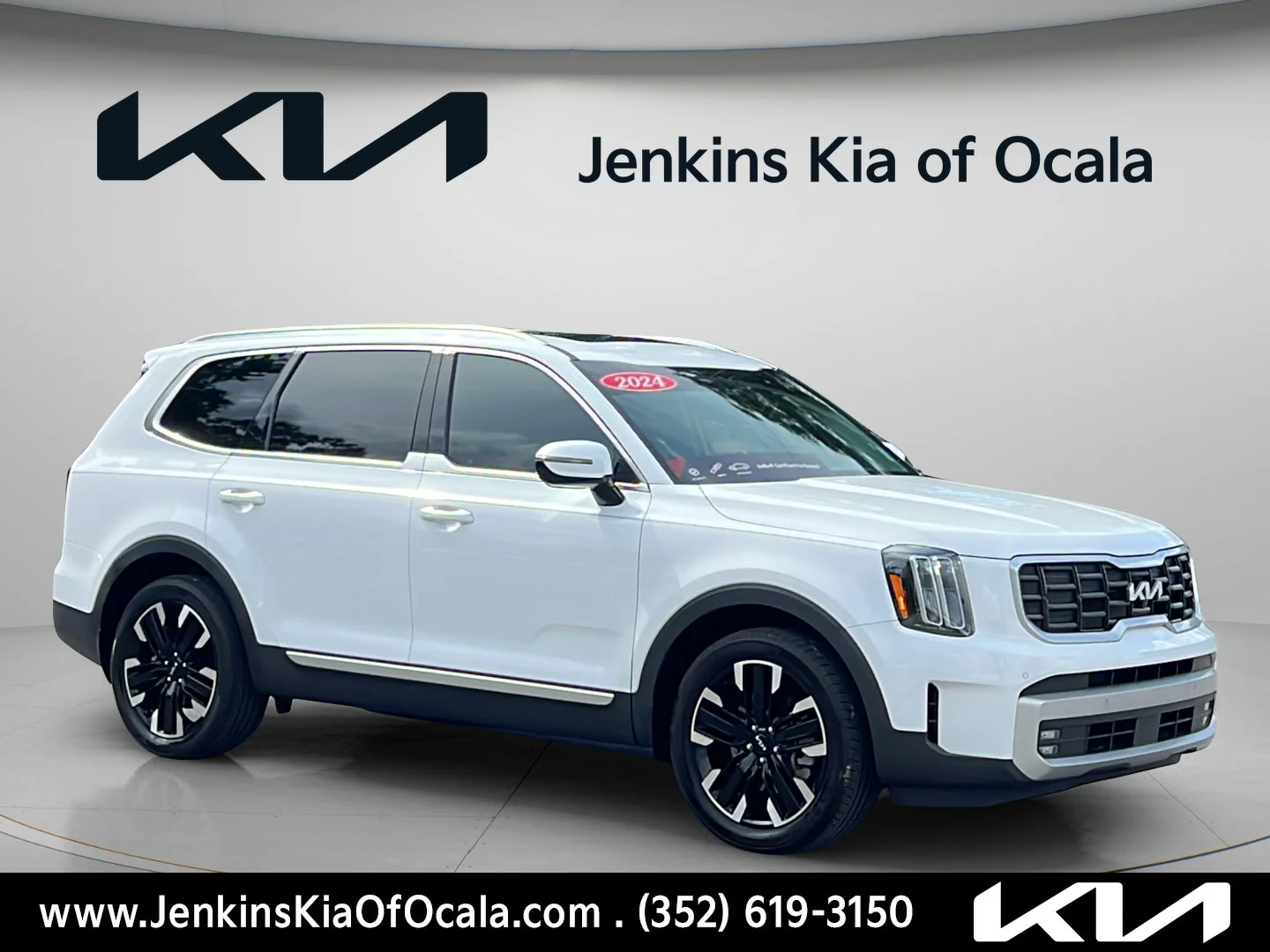 Used 2024 Glacial White Pearl Kia SX Prestige image 1