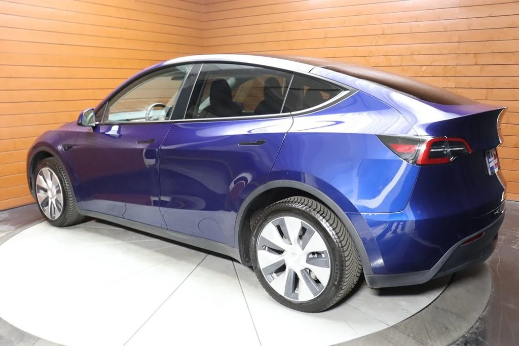 Used 2022 Deep Blue Metallic Tesla Long Range image 18