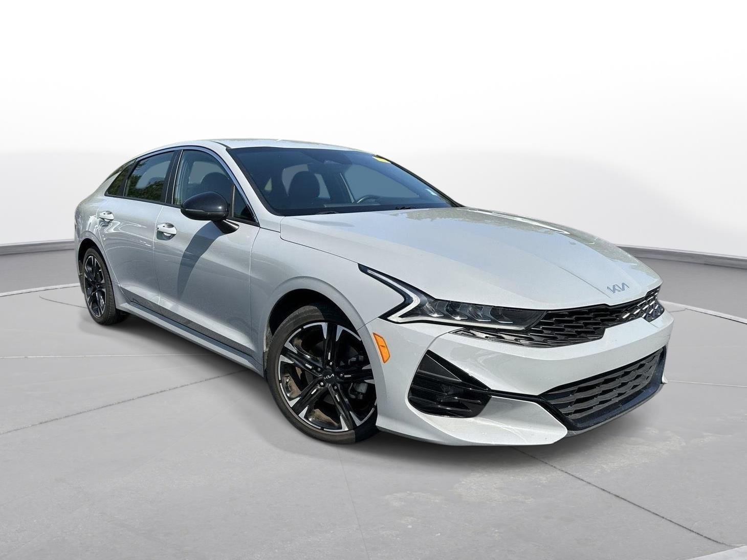 Used 2022 Wolf Gray Kia GT-Line image 4