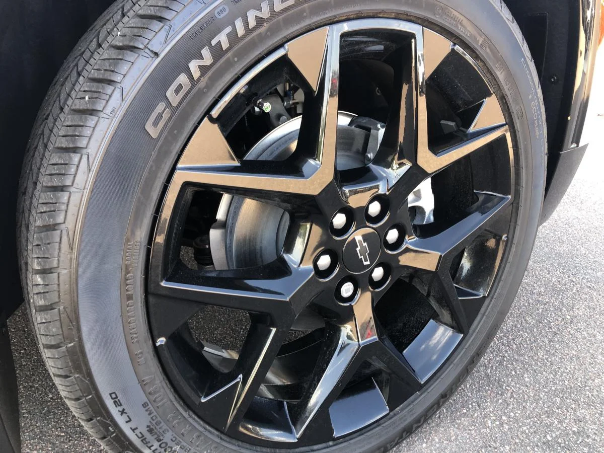 New 2026 White Chevrolet Awd 4dr Rs image 10
