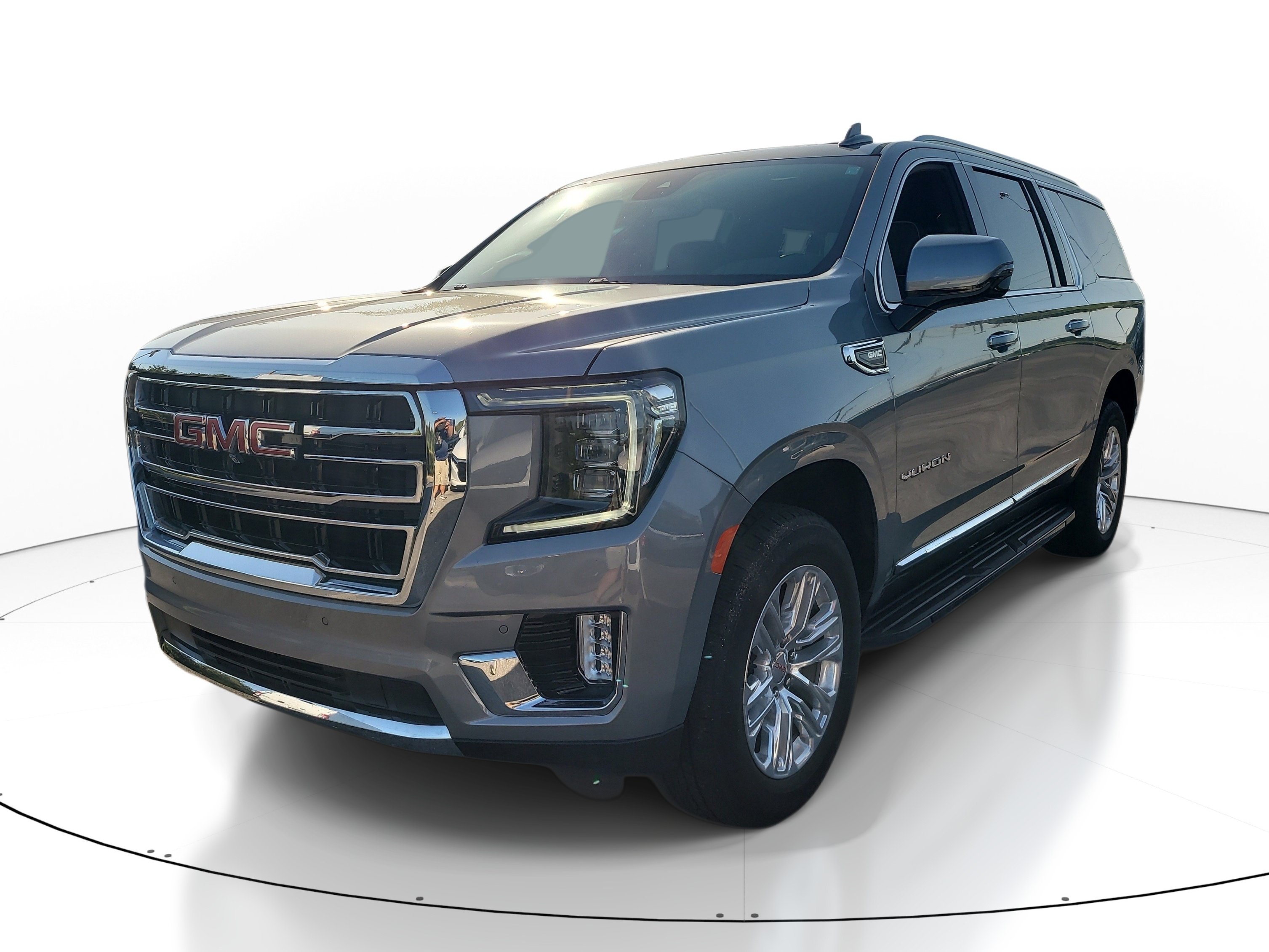 Used 2024 Sterling Metallic GMC SLT image 3