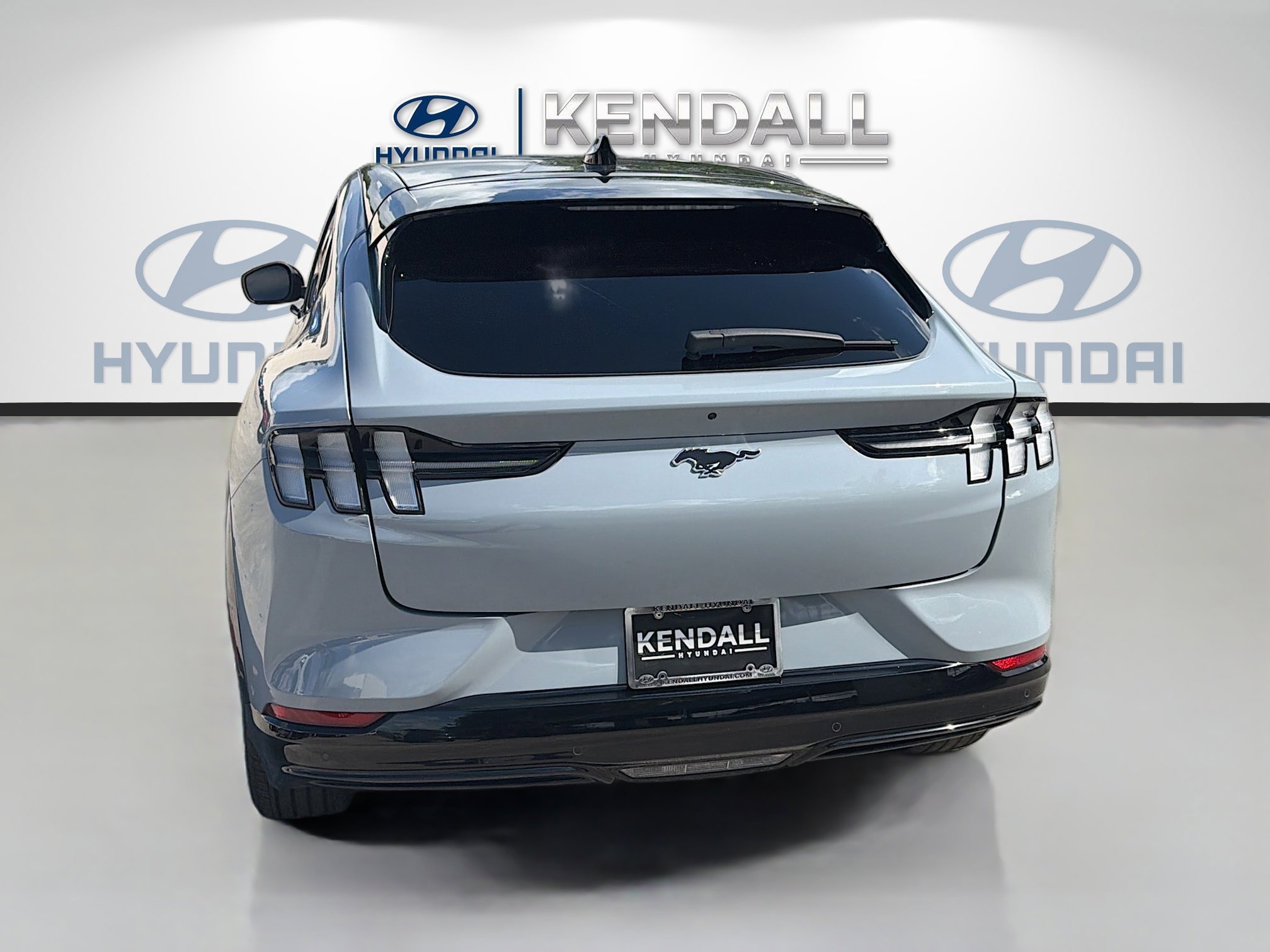 Used 2024 Gray Metallic Ford Premium image 5