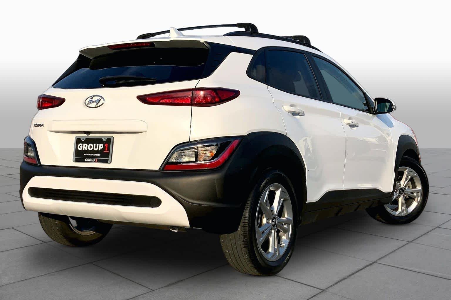 Used 2022 Lunar White Hyundai SEL image 13