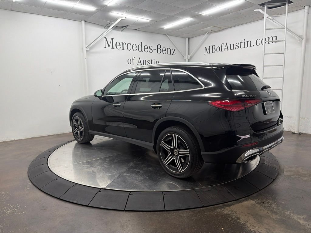 New 2026 Black Mercedes-Benz GLC 300 image 5