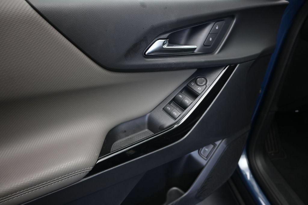 2027 Chevrolet Equinox LT - Photo 11