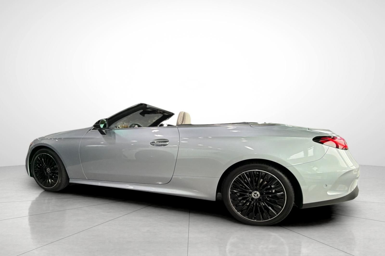 New 2027 Cirrus Silver Metallic Mercedes-Benz CLE 450 image 31