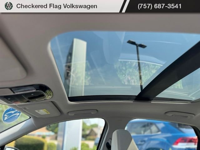 Used 2023 Hampton Gray Hyundai SEL image 19