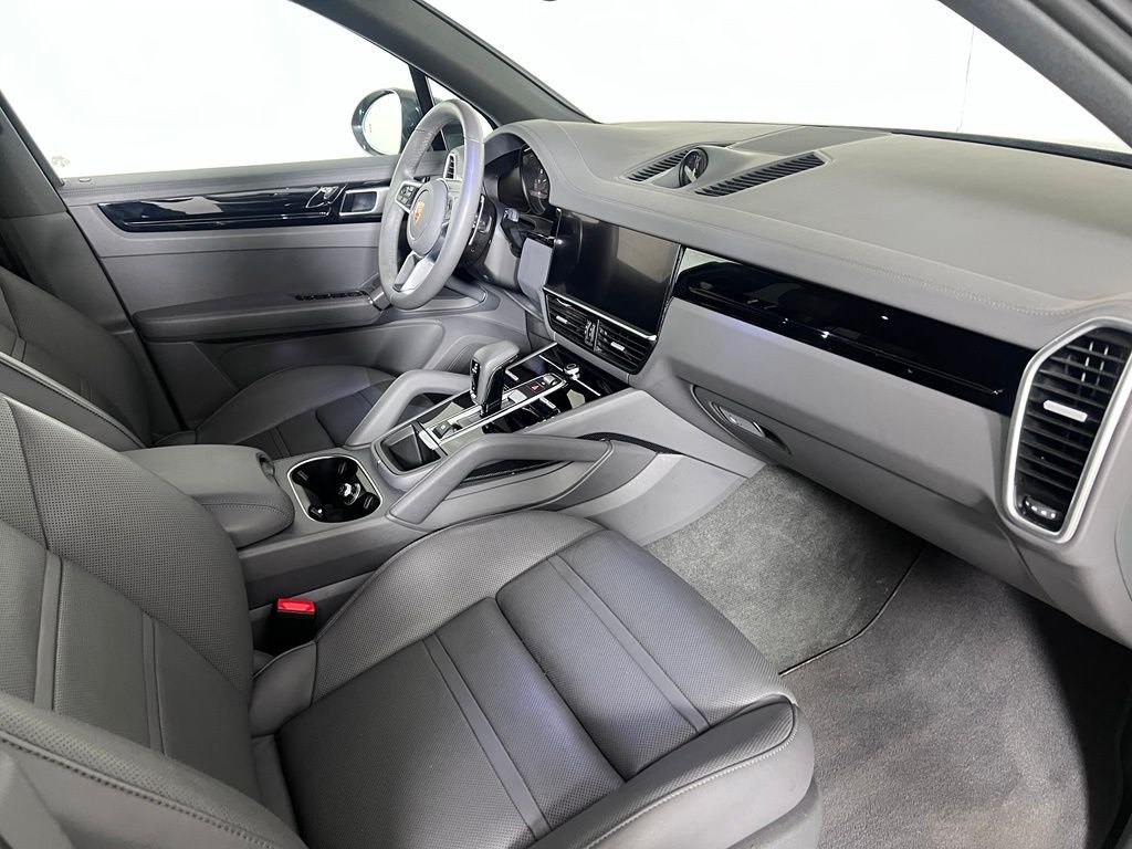 Certified Used 2023  Porsche  image 19