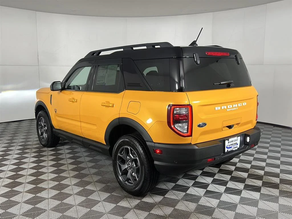 Used 2021 Orange Metallic Ford Badlands image 4
