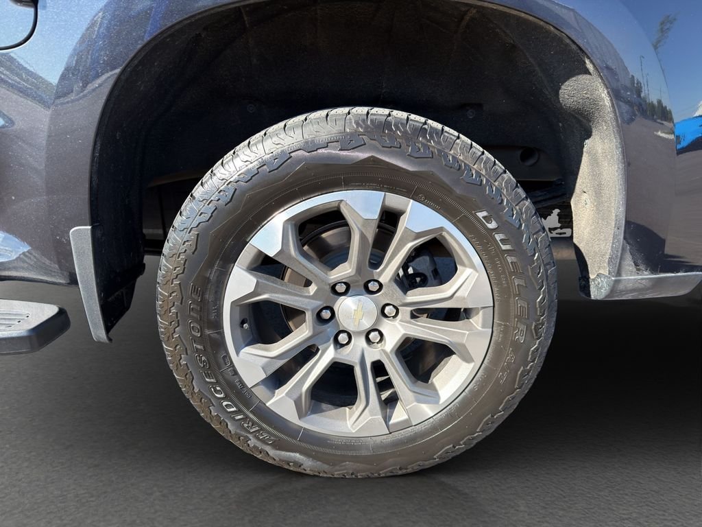 Used 2022 Gray Chevrolet High Country image 23