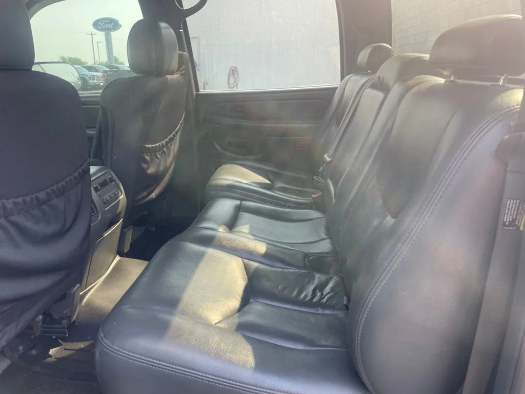 Used 2004 Silver GMC SLT image 17
