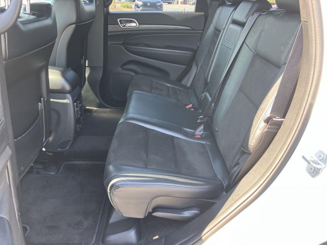 Used 2019 White (Bright White Clearcoat) Jeep Altitude image 23