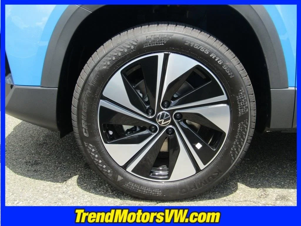 2025 Volkswagen Taos SE - Photo 11