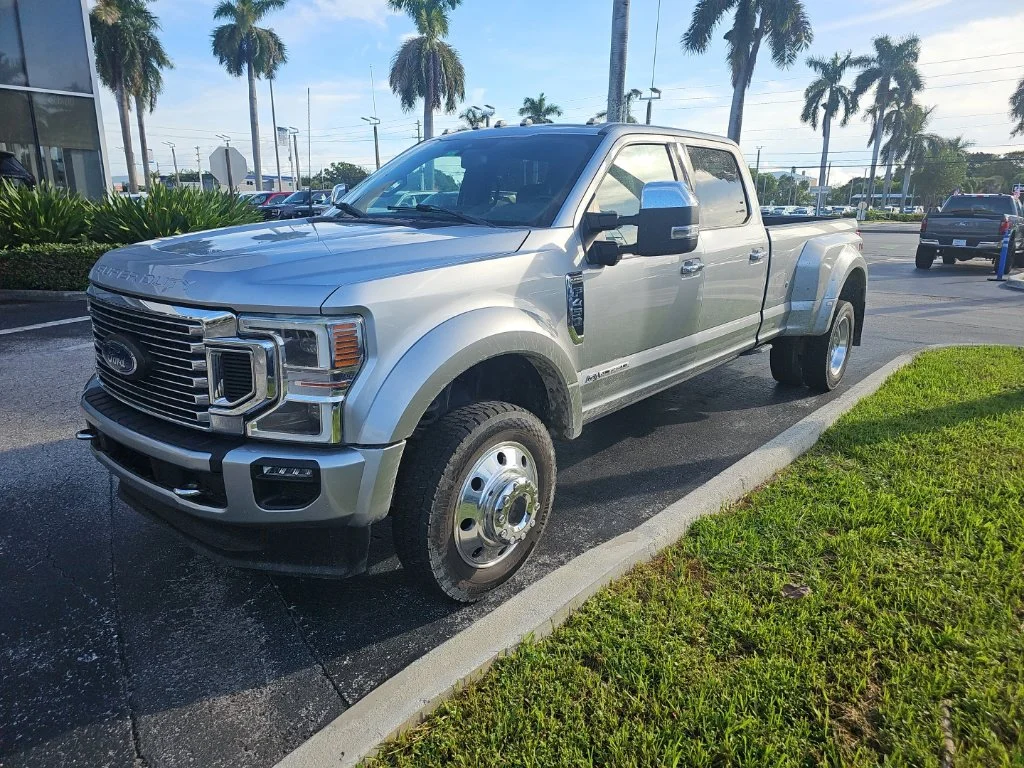 Used 2022 Silver Ford Platinum image 5