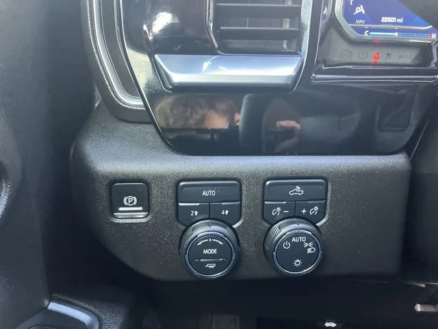 2024 Chevrolet Silverado 1500 LT - Photo 18