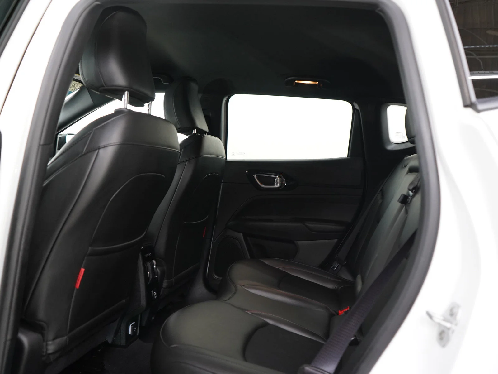 Used 2025 Bright White Clearcoat Jeep Trailhawk image 17