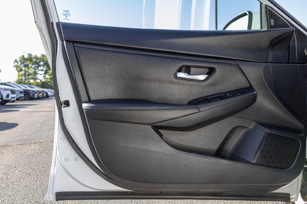 Used 2023 White Nissan SV image 26