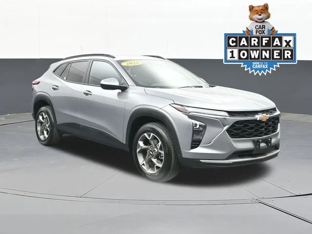 2025 Chevrolet Trax LT's photo