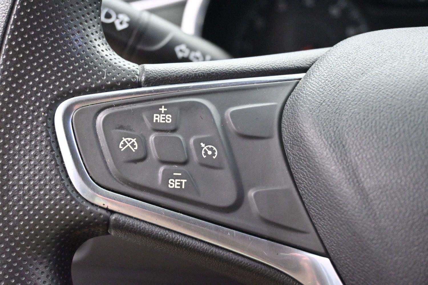 Used 2021 SILVER ICE METALLIC Chevrolet LT image 18