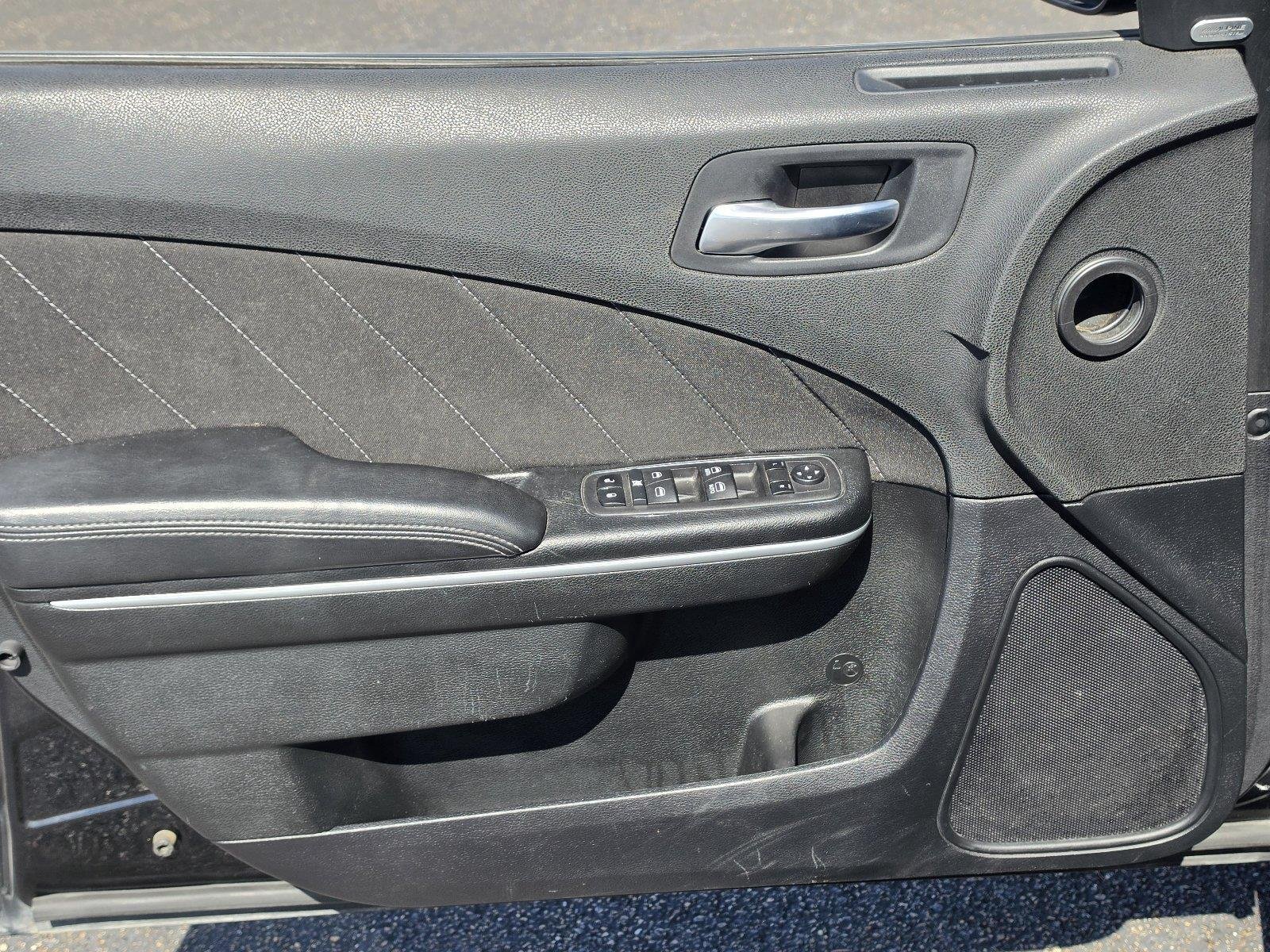 Used 2023  Dodge SXT image 17