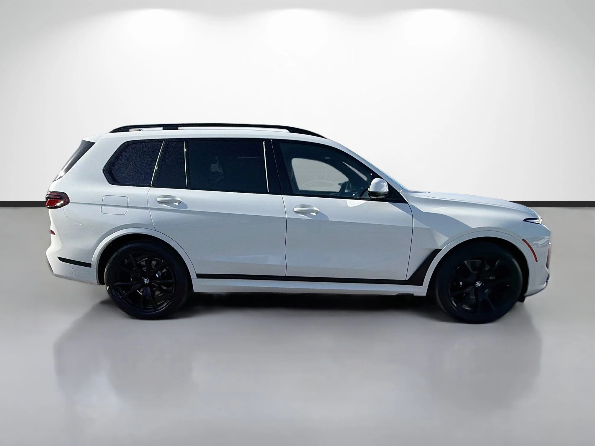 New 2027 Alpine White BMW xDrive40i image 2