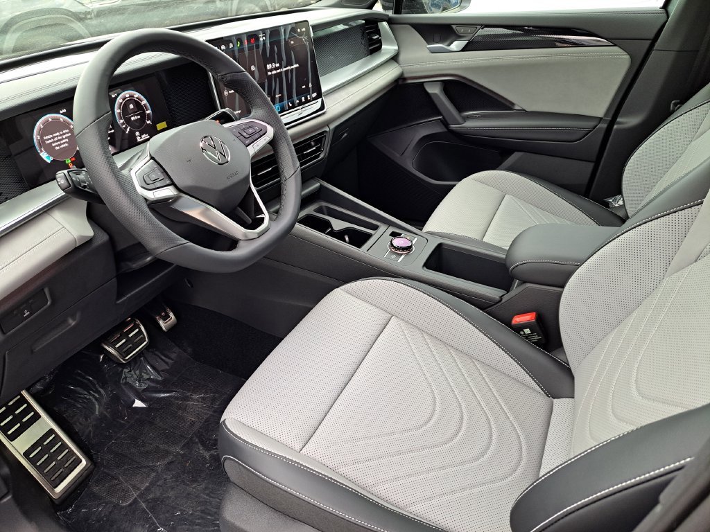 2026 Volkswagen Tiguan SE R-LINE BLACK - Photo 7