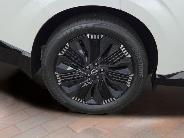 New 2026 Everest White Pearl TriCoat / Super Black Two-tone Nissan Platinum image 4