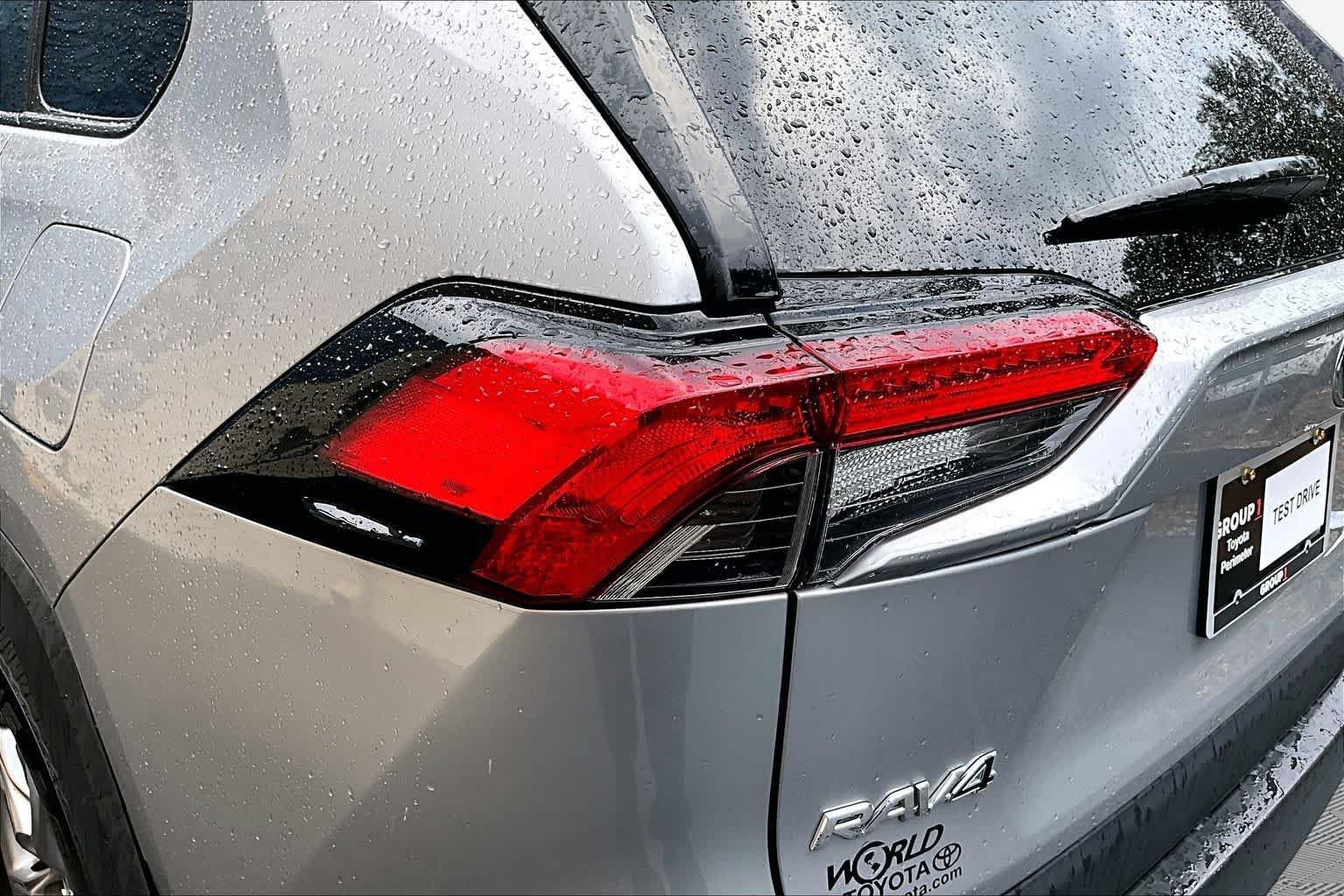Used 2025 Silver Sky Metallic Toyota XLE image 29