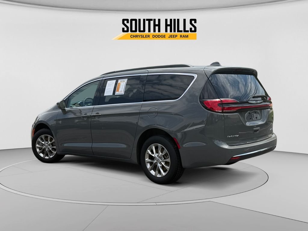 Used 2022 White Chrysler Touring L image 3