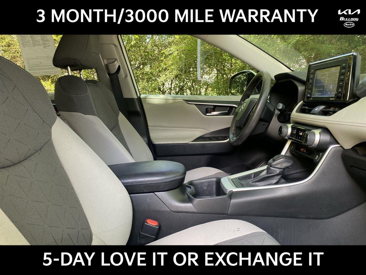 Used 2022 White Toyota XLE image 22