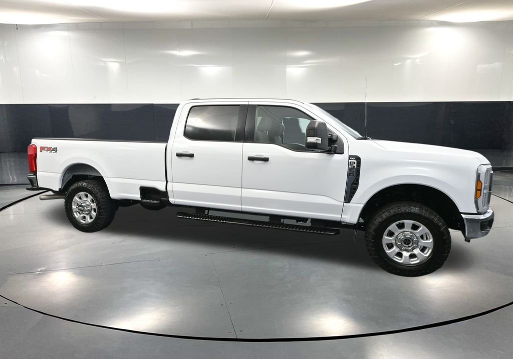 2024 Ford F-350 photo 3